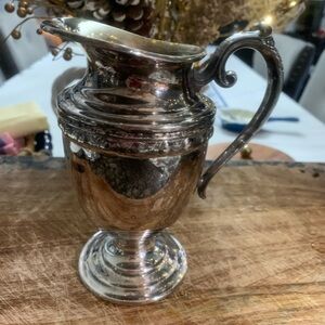Wm. Rogers & Sons Spring Flower silver-plated creamer